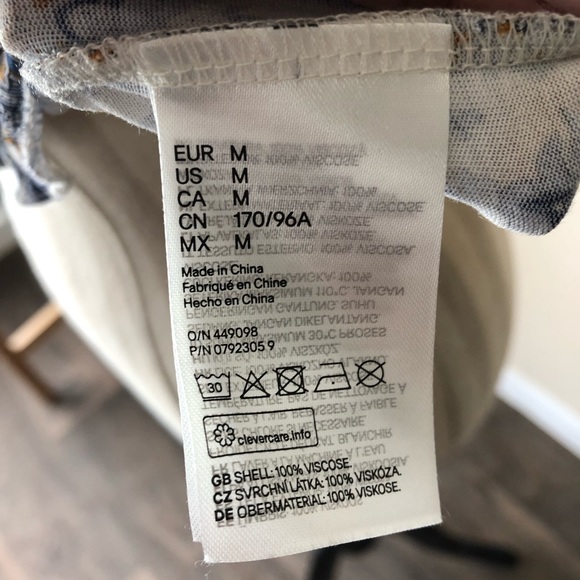 H&M Blue and White Patterned Crop Top - Picture 7 of 7